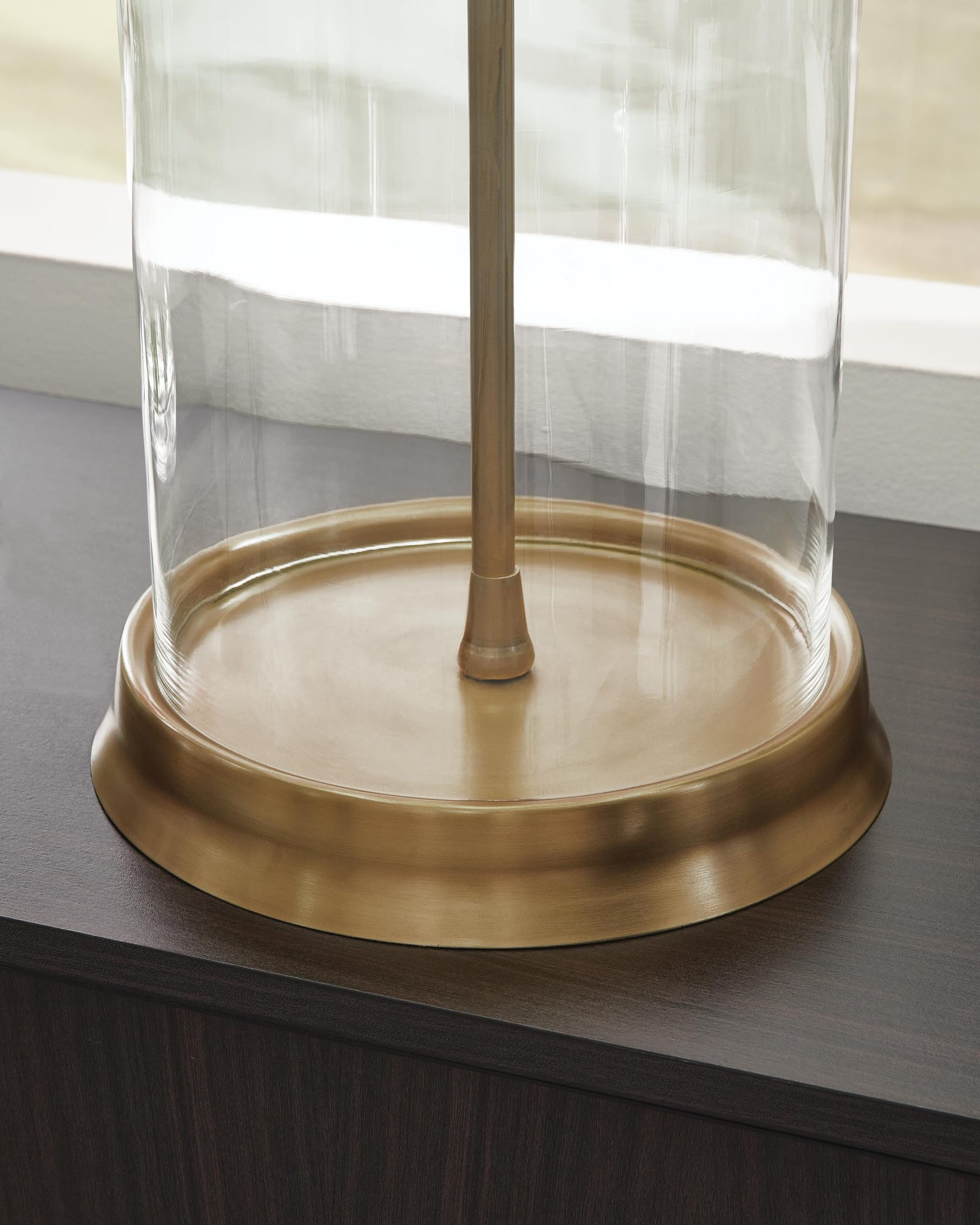 Gizeh Clear/Gold Finish Table Lamp detail view