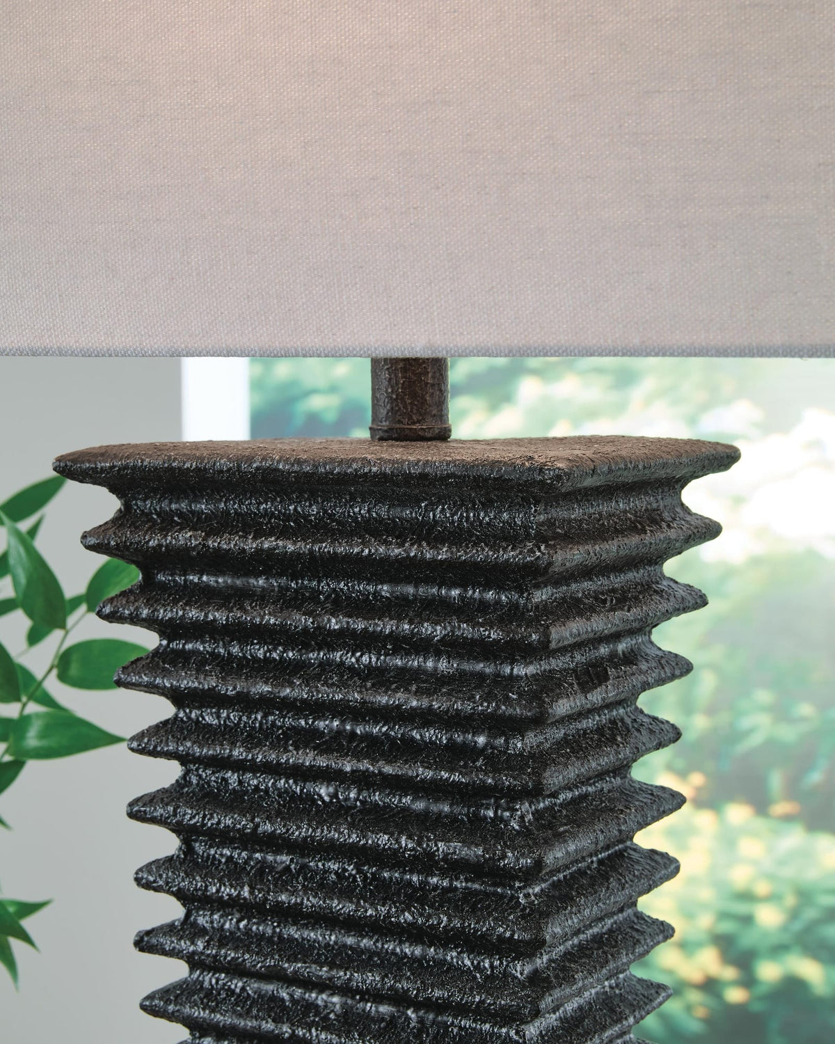 Golzar Black Table Lamp detail view