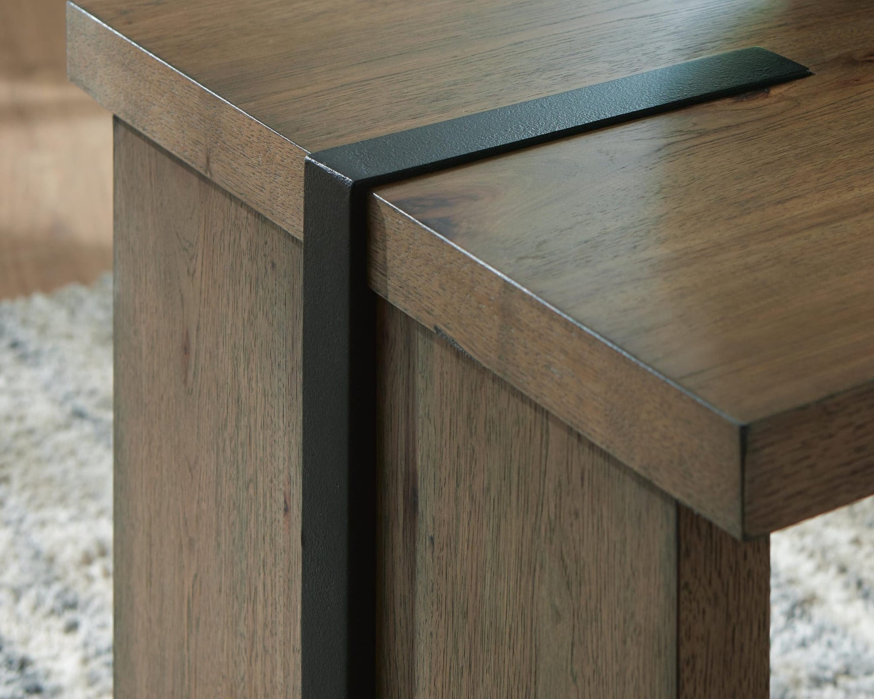 Kandinew Light Brown End Table detail view