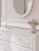 Kozlani White Upholstered Panel Bedroom Set detail view