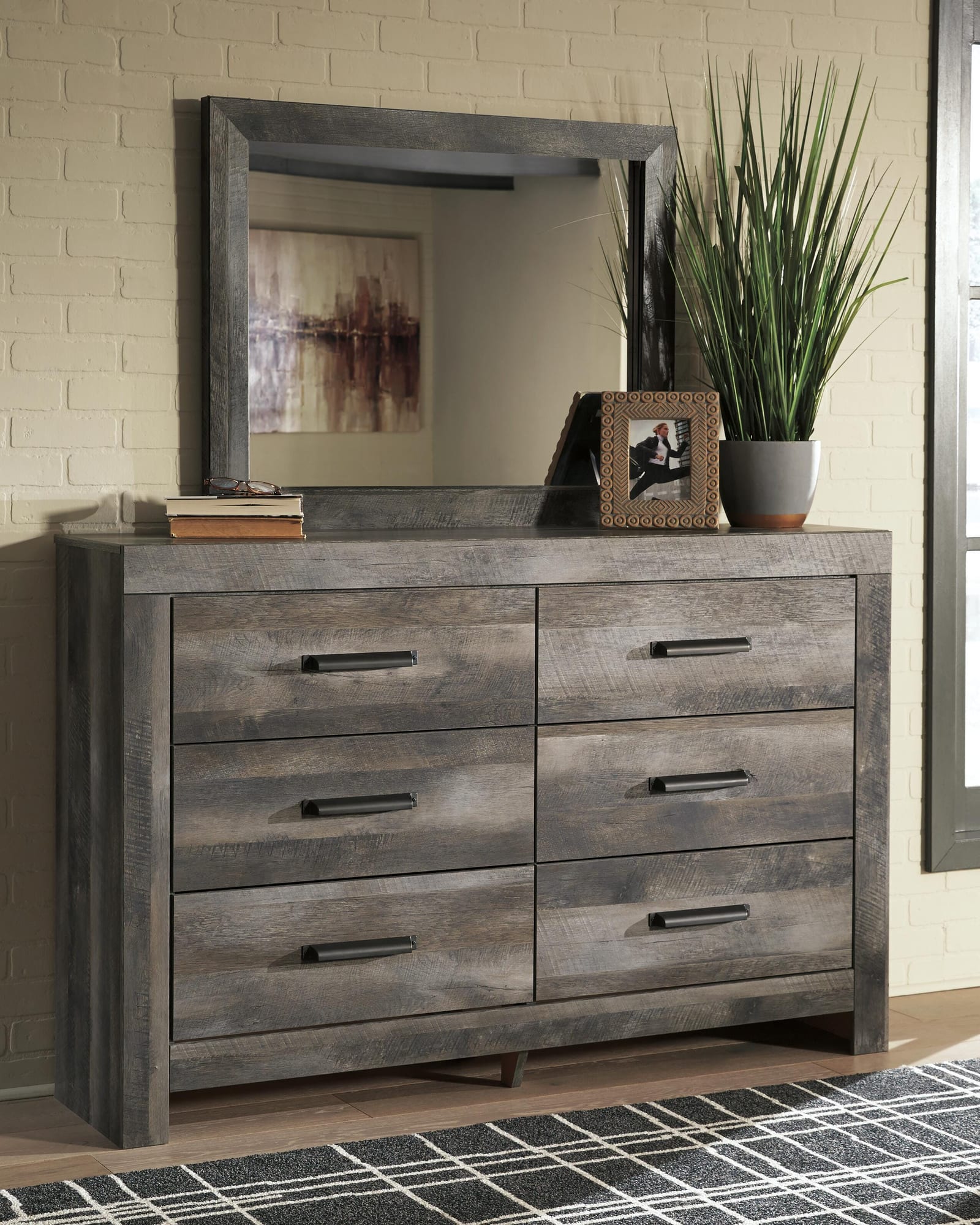 Wynnlow Gray Panel Bedroom Set view 9