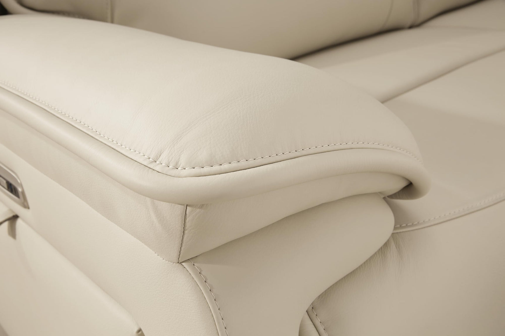 Double Deal Almond Leather 5-Piece Power Reclining Sectional - image 6