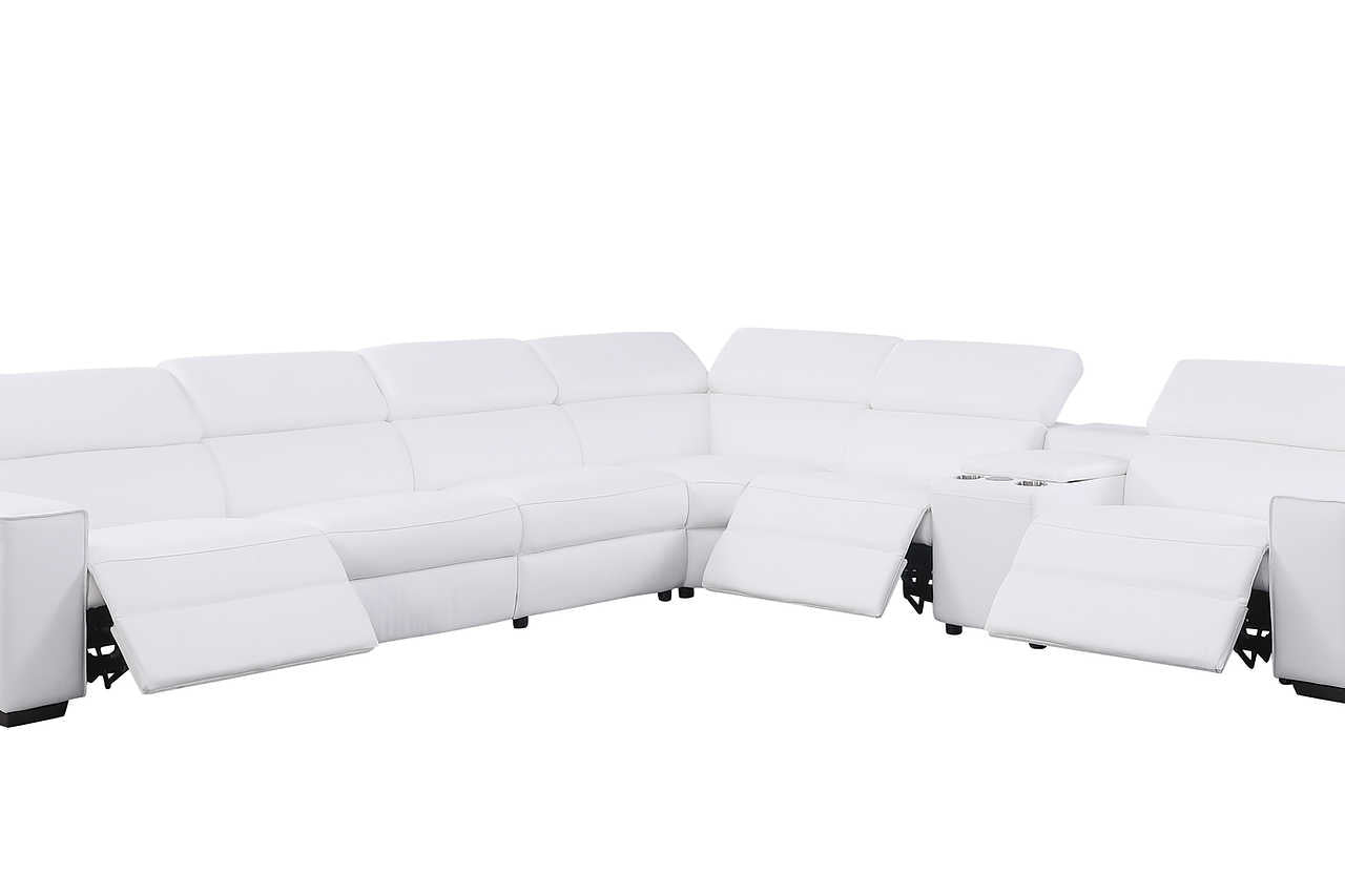 Side angle of Picasso sectional with power reclining seat