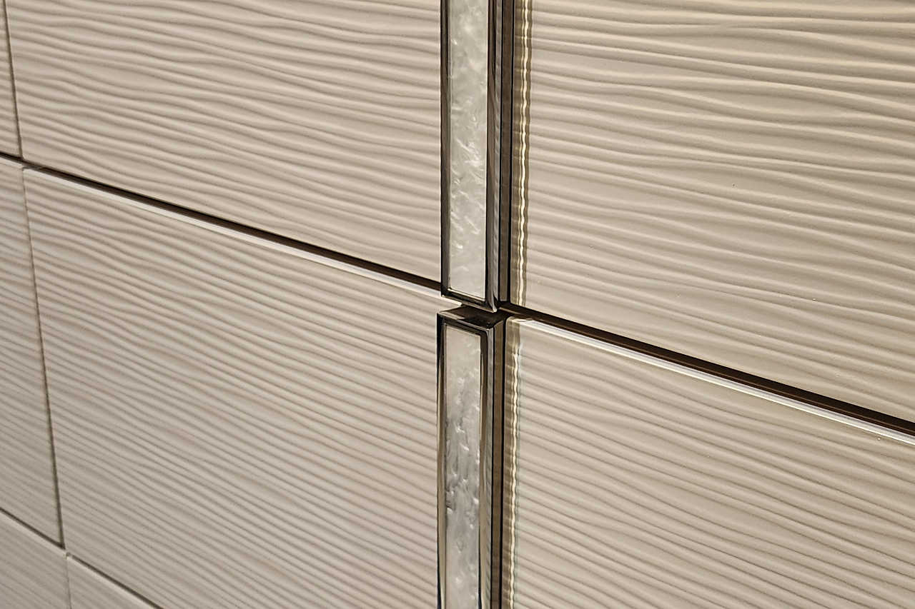 Side view of Amara pearl white chest