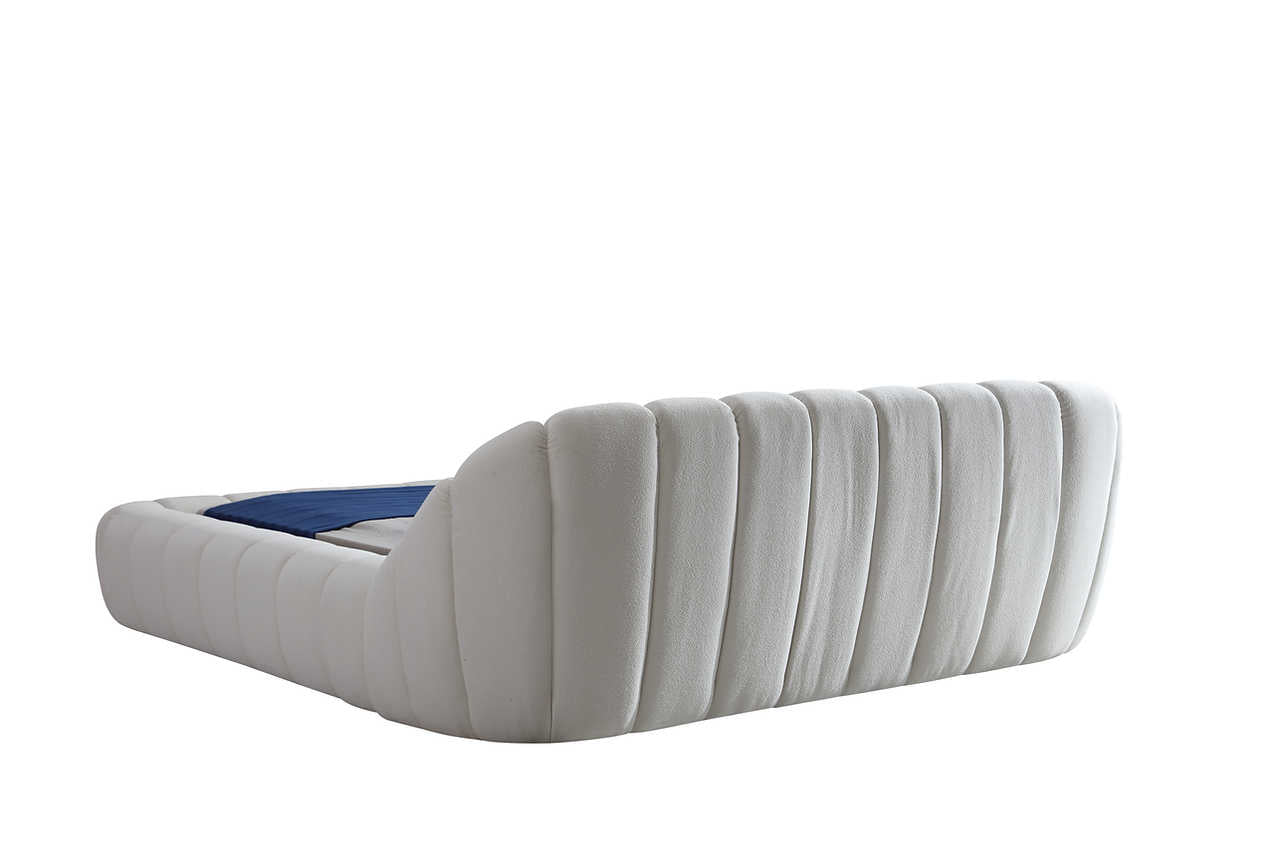 Bubbles King Platform Bed showcasing mattress support