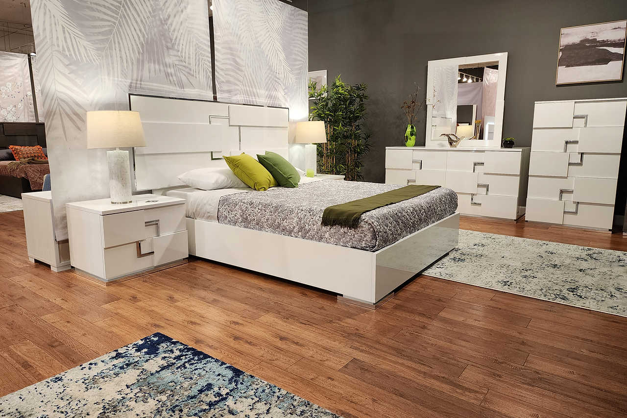 Infinity Collection Queen Bed detail of headboard