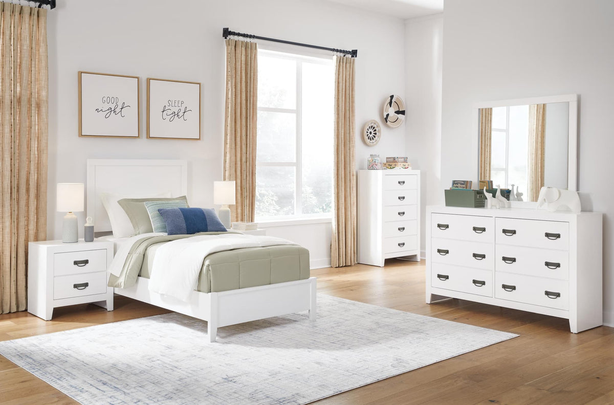 Binterglen White Chest of Drawers — product image 10