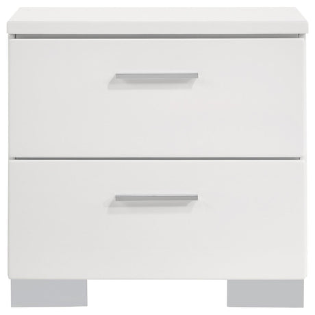 Chest with five drawers and modern chrome handles