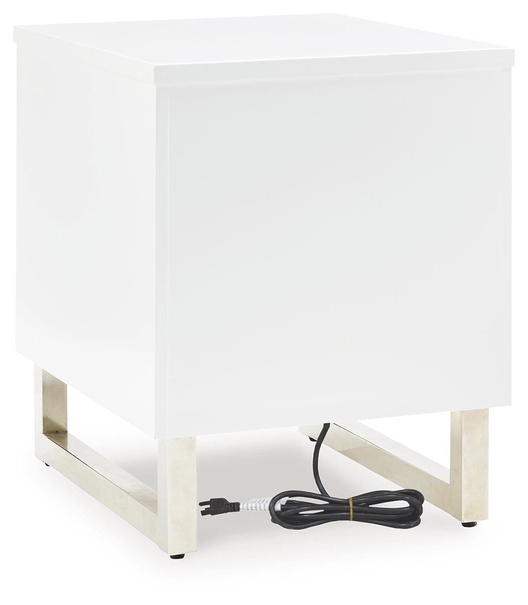 USB charging ports on Gardoni End Table