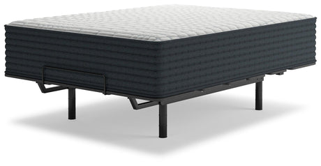 Hybrid 1400 White Queen Mattress corner view