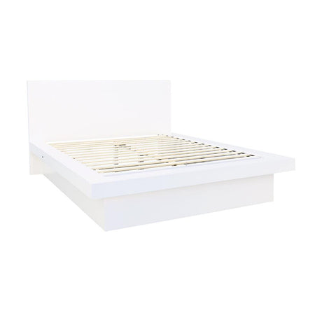 Jessica White Platform Rail Seating Bedroom Set bedroom view