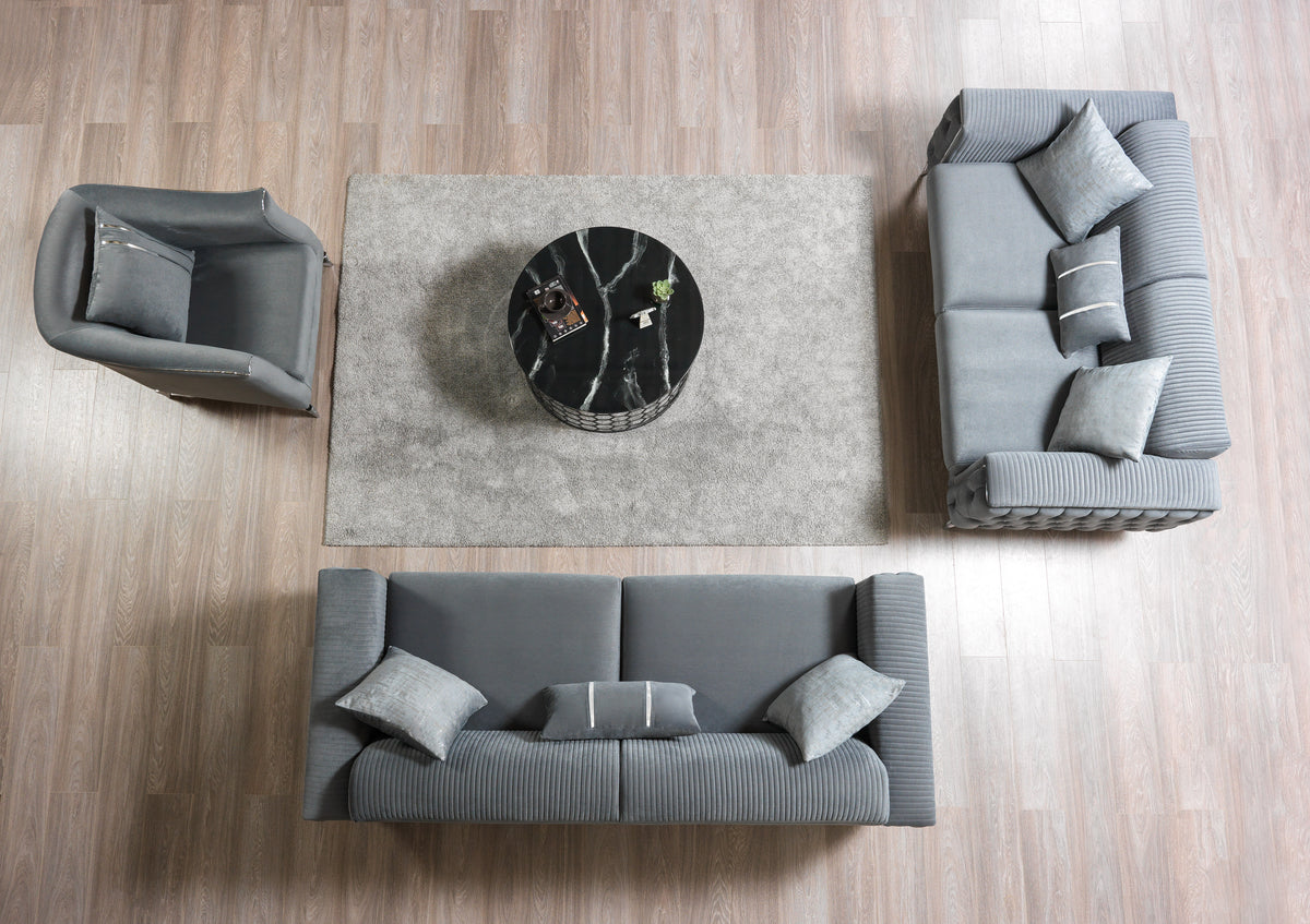 Comfortable seating of Vivian loveseat