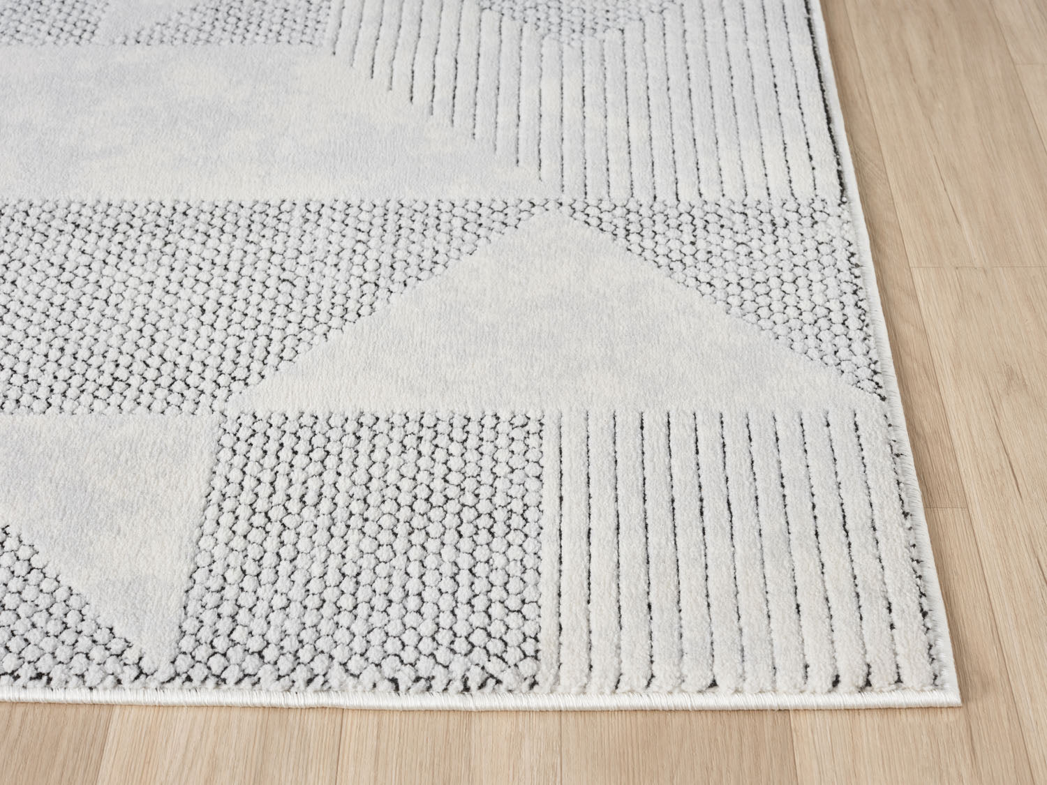Rubix 896 Area Rug in Asteroid, 5x7 Feet view 3