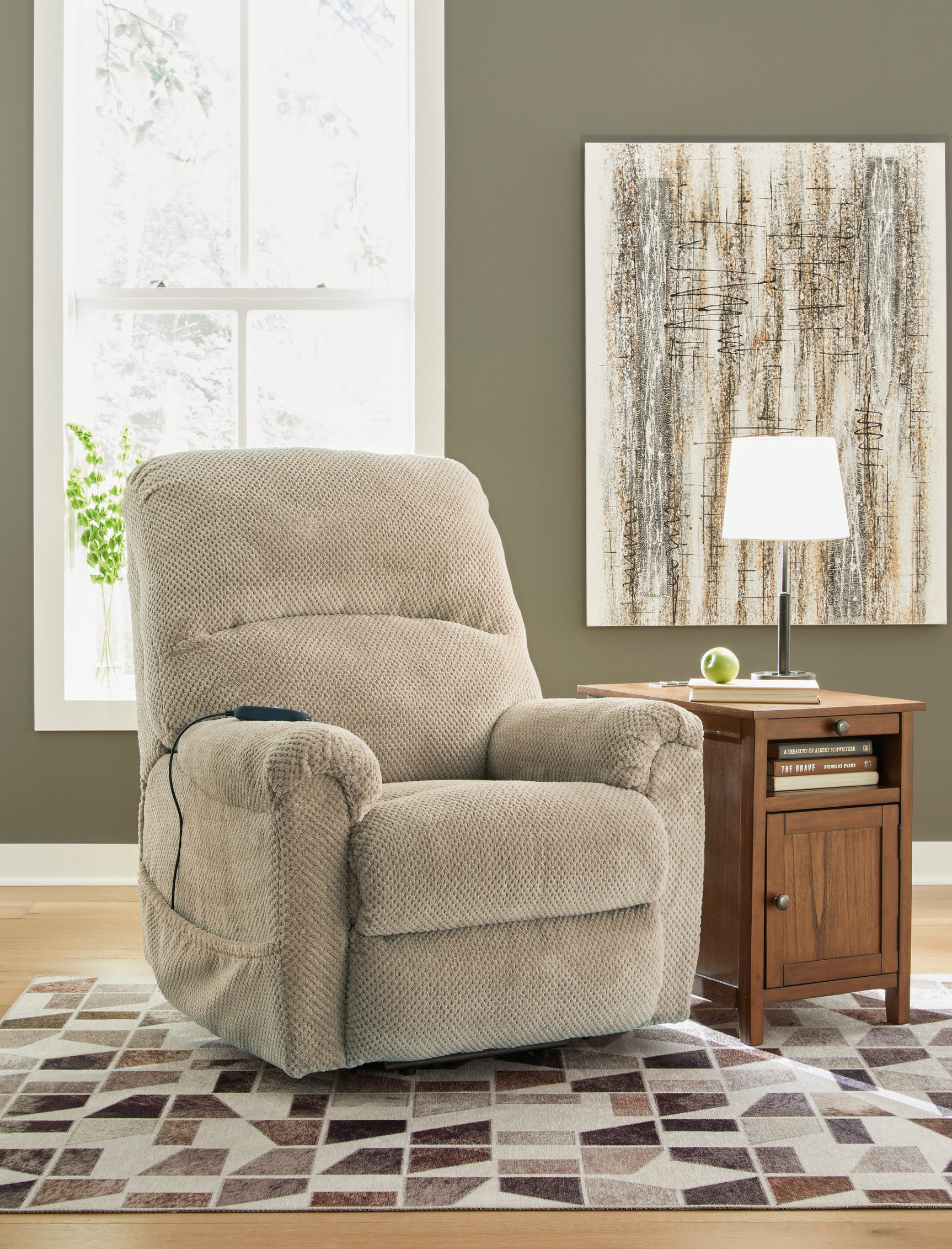 Close-up of one-touch hand control on Saffe Toast Power Lift Recliner