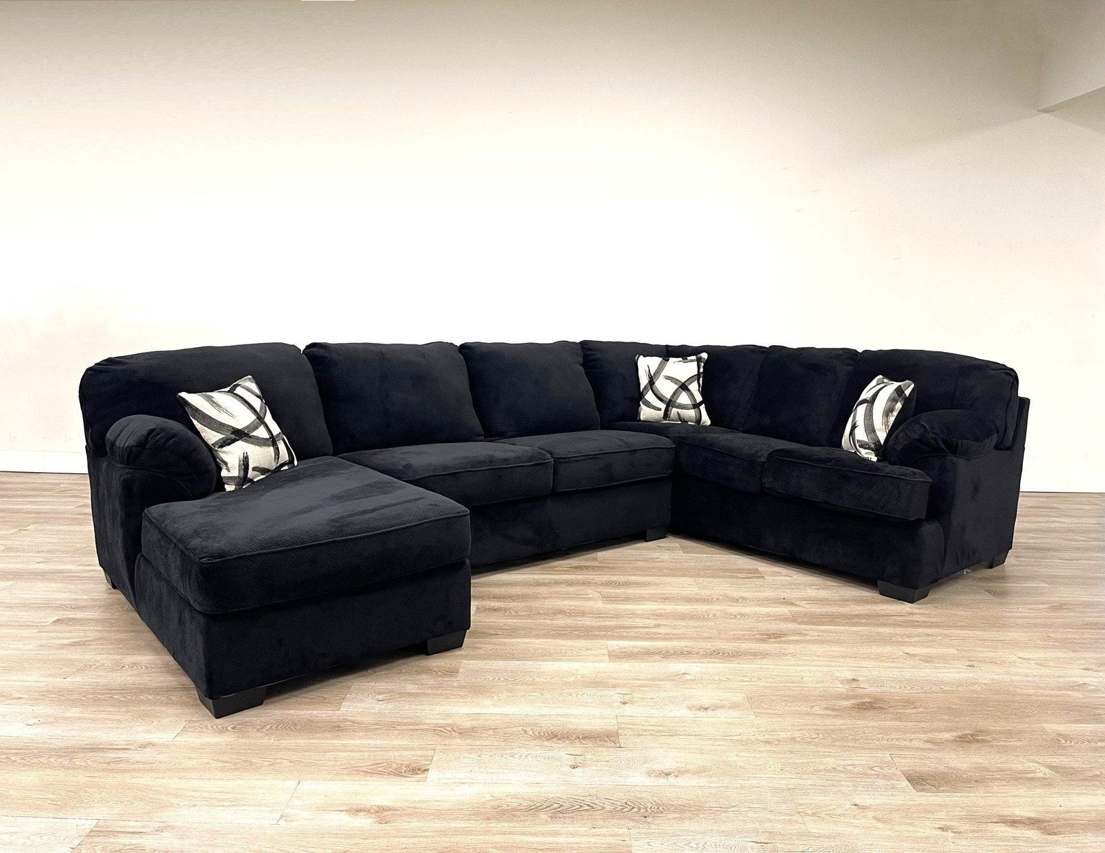 Brentwood Black Sectional - Ella Furniture