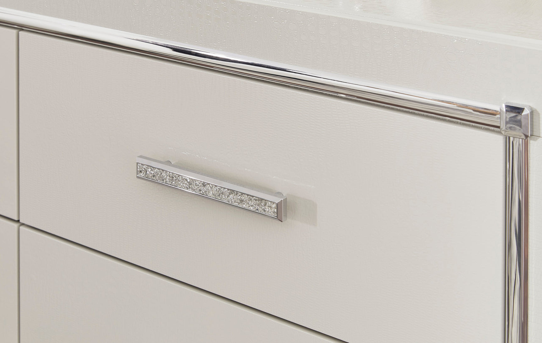 side profile of Drystan Gray Panel Bedroom Set bed