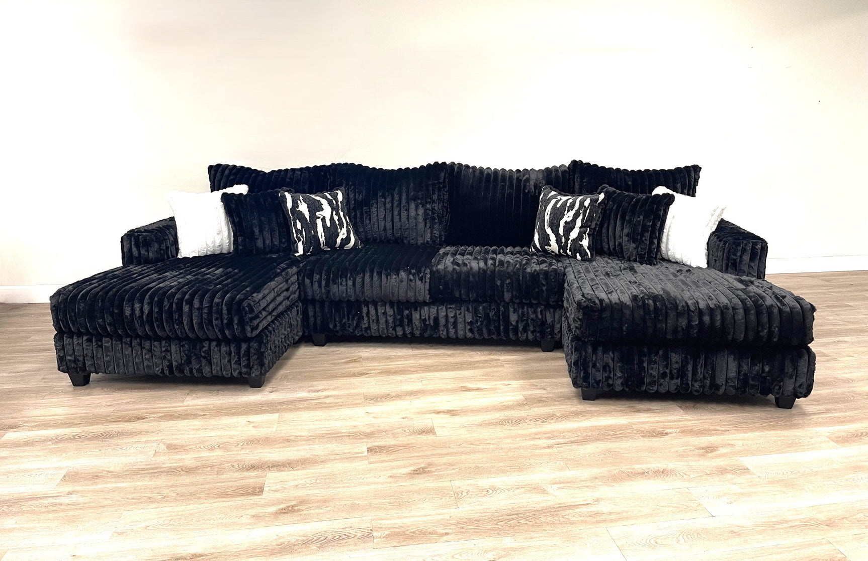 side view of Fil Black Sectional sectional sofa