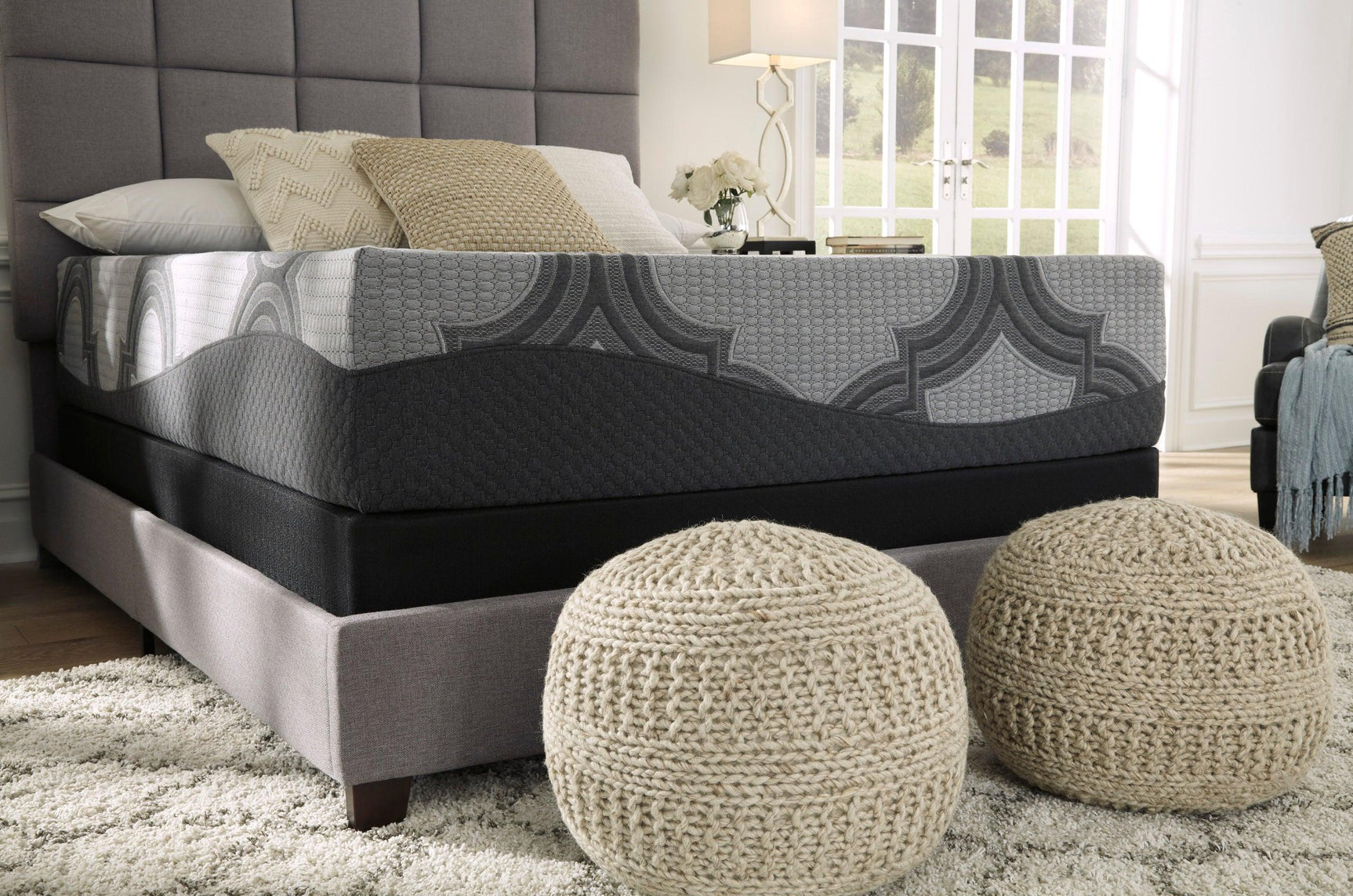 M628 12 inch gel memory foam hybrid king mattress top view
