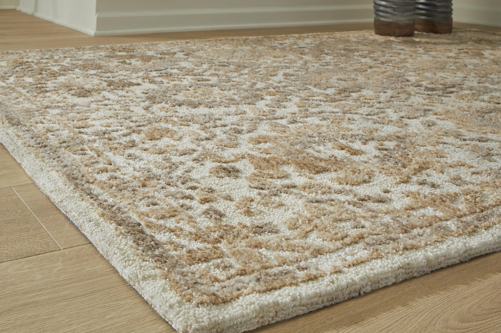 Sableridge Ivory/Taupe/Camel Extra Large Rug detail view