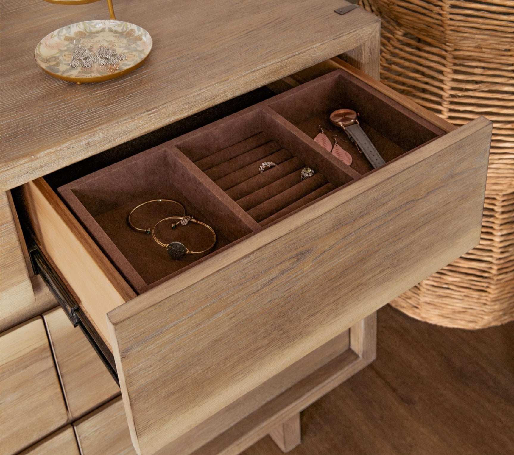 Stillwater 9-drawer Dresser view 10